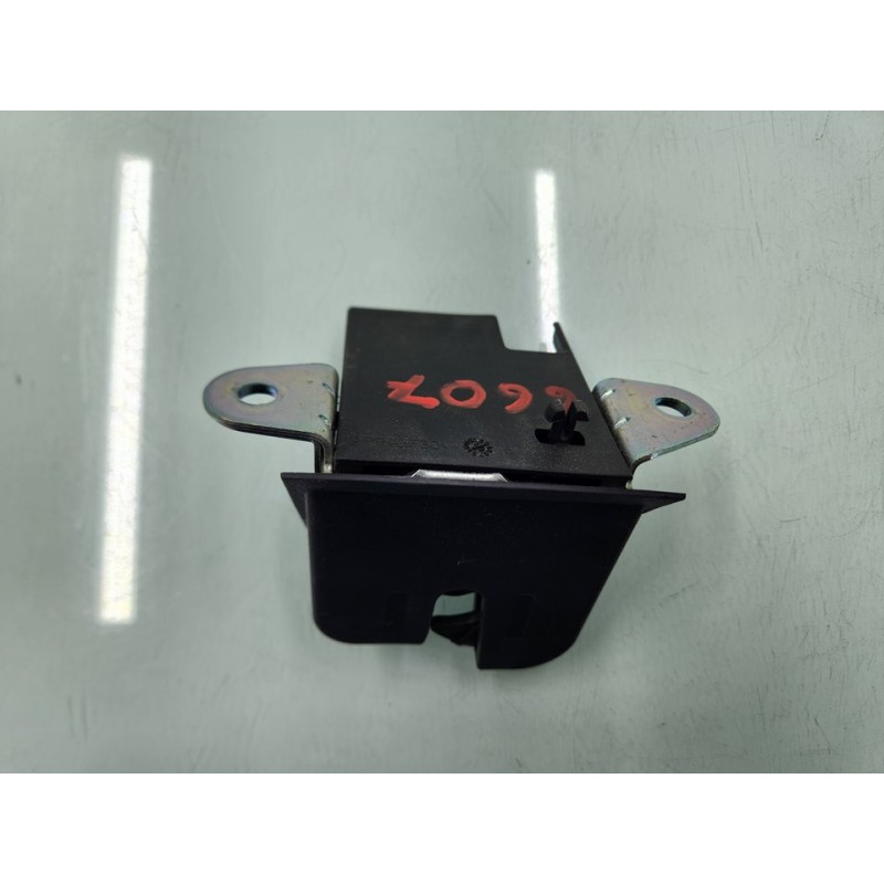 CERRADURA MALETERO / PORTON 6F0827505B 