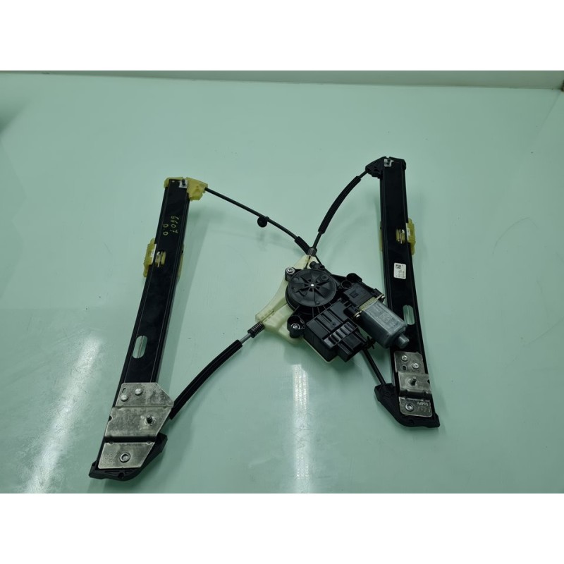 ELEVALUNAS DELANTERO DERECHO 6F0837462C 