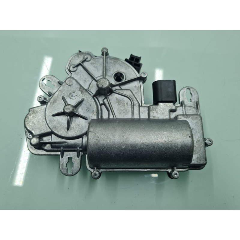 MOTOR CIERRE CENTRALIZADO PORTON 5TA827887B 
