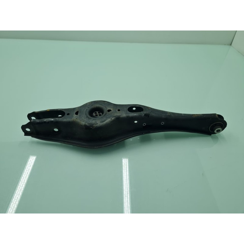 BRAZO SUSPENSION INFERIOR TRASERO DERECHO 5QA505371D 