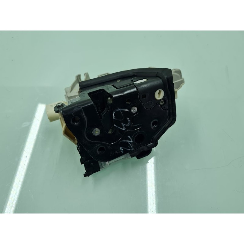 CERRADURA PUERTA TRASERA DERECHA 4G0839016B 
