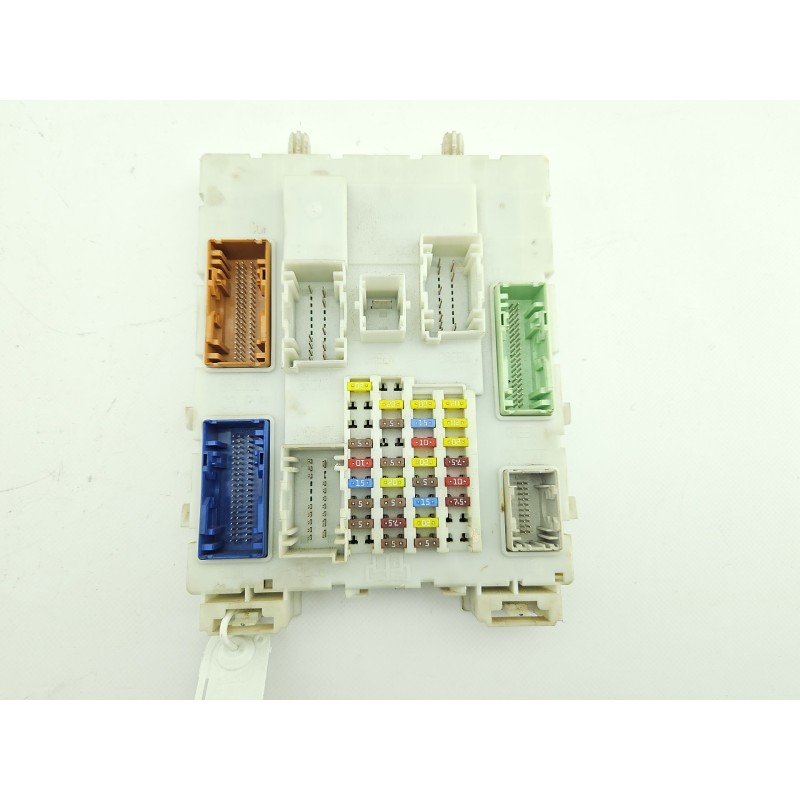 CAJA RELES / FUSIBLES DB3914A073BC 