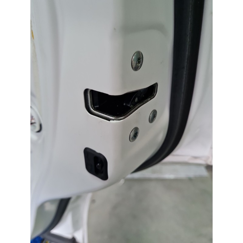 CERRADURA PUERTA TRASERA DERECHA 