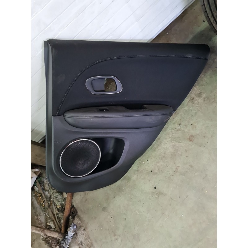 GUARNECIDO PUERTA TRASERA DERECHA 