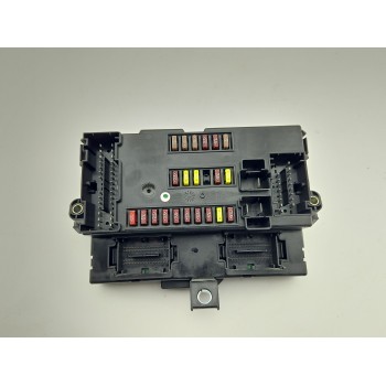 CAJA RELES / FUSIBLES 