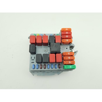 CAJA RELES / FUSIBLES 