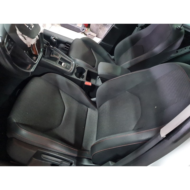 ASIENTO DELANTERO IZQUIERDO 