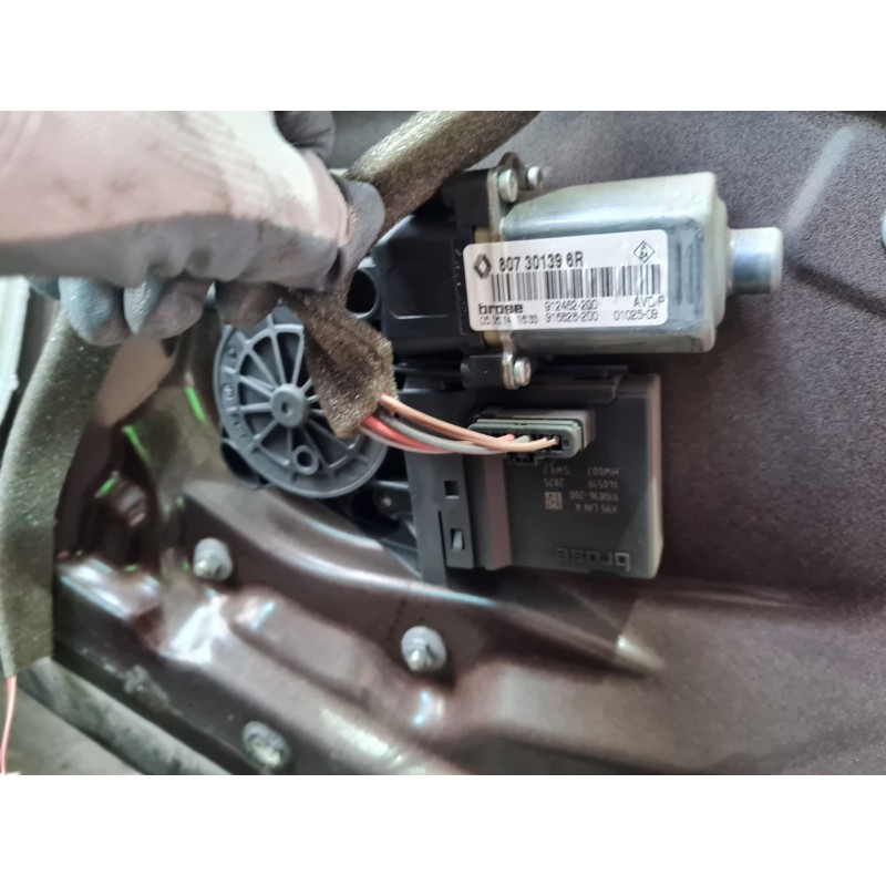 ELEVALUNAS DELANTERO DERECHO 807301396R 