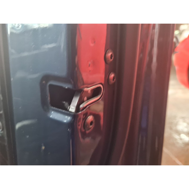 CERRADURA PUERTA DELANTERA DERECHA 31440998 