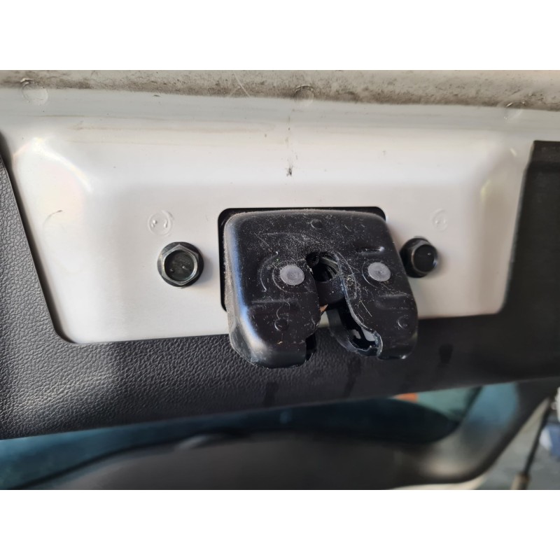 CERRADURA MALETERO / PORTON 