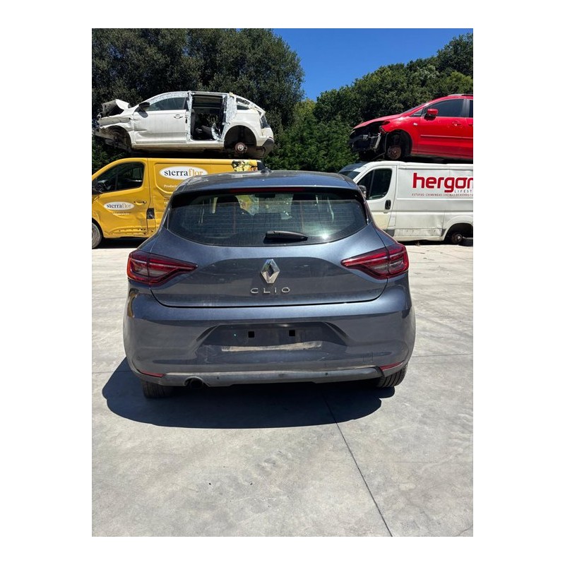 renault clio v del año 2023
