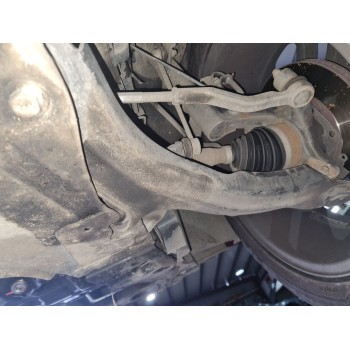 BRAZO SUSPENSION INFERIOR DELANTERO DERECHO 