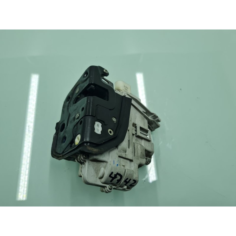 CERRADURA PUERTA DELANTERA DERECHA 8E1837016AA 