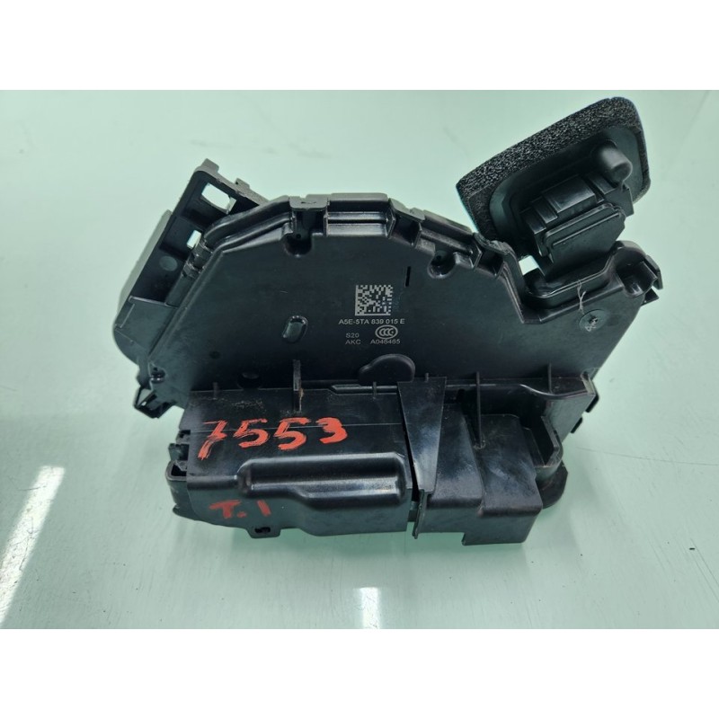 CERRADURA PUERTA TRASERA IZQUIERDA 5TA839015E 