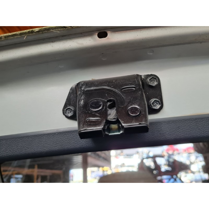 CERRADURA MALETERO / PORTON 812301W210 