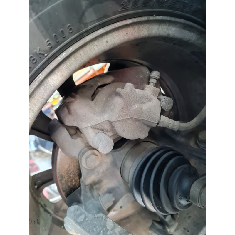 PINZA DE FRENO DELANTERA DERECHA 