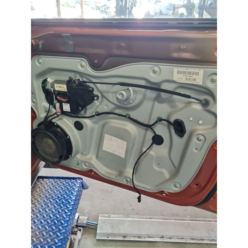 ELEVALUNAS DELANTERO DERECHO 1T1837730AN 