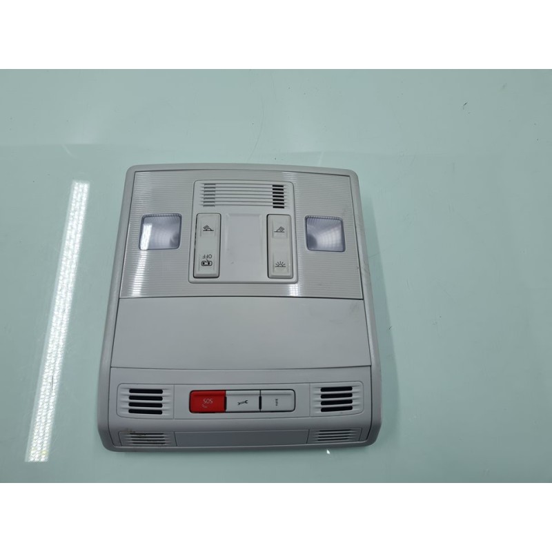 LUZ INTERIOR 3V0868487C 