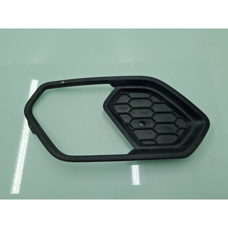 REJILLA PARAGOLPES IZQUIERDA GV4J17K947A 