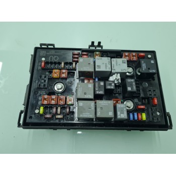 CAJA RELES / FUSIBLES 13313205 