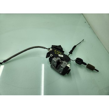 CERRADURA PUERTA DELANTERA DERECHA A2047200635 