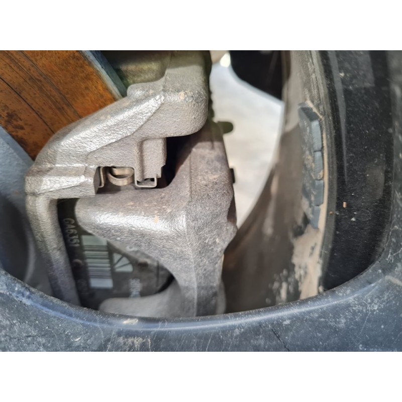 PINZA DE FRENO TRASERA IZQUIERDA 