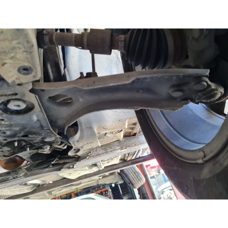 BRAZO SUSPENSION INFERIOR DELANTERO IZQUIERDO 