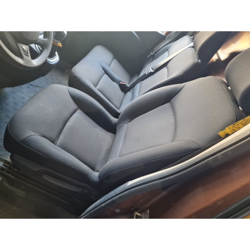 ASIENTO DELANTERO IZQUIERDO 