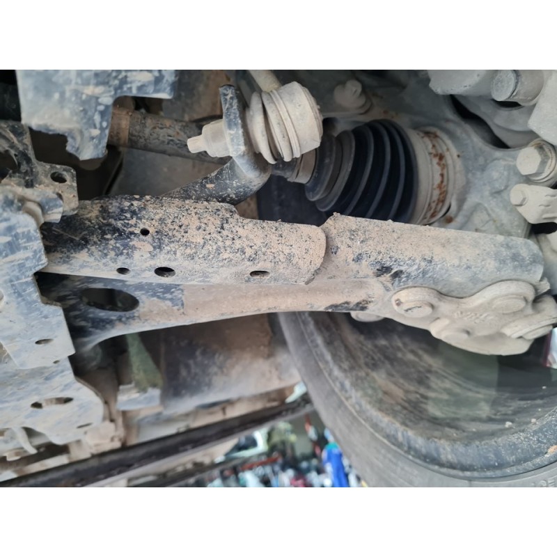 BRAZO SUSPENSION INFERIOR DELANTERO IZQUIERDO 