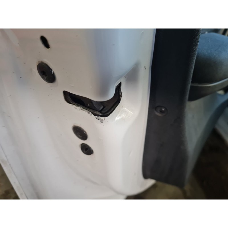 CERRADURA PUERTA DELANTERA IZQUIERDA 