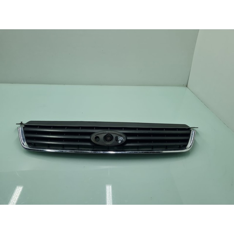 REJILLA DELANTERA 8V41R7081A 