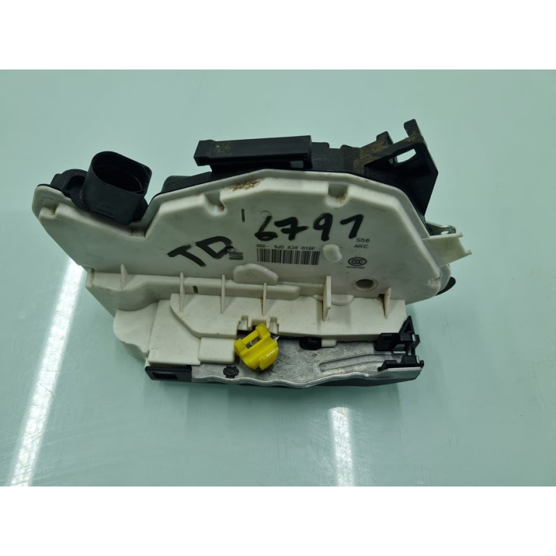 CERRADURA PUERTA TRASERA DERECHA 6J0839016F 