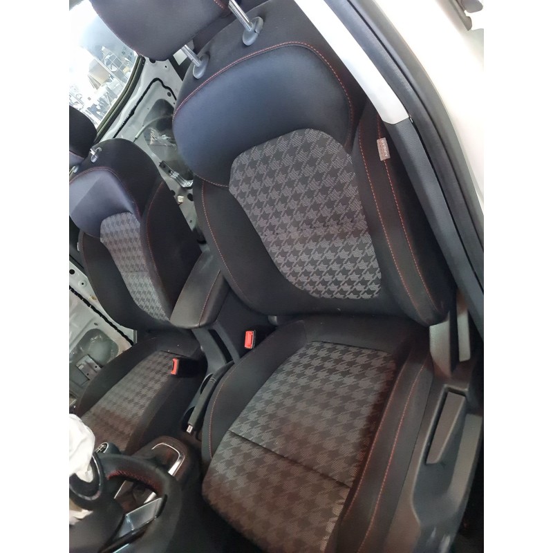 ASIENTO DELANTERO IZQUIERDO 