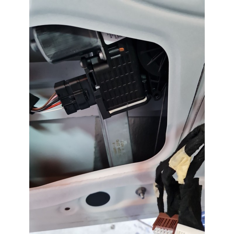 ELEVALUNAS DELANTERO IZQUIERDO 807217664R 