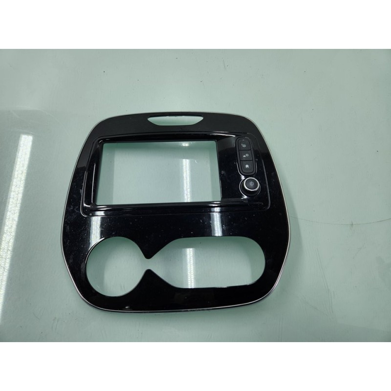 MOLDURA INTERIOR 682701605R 
