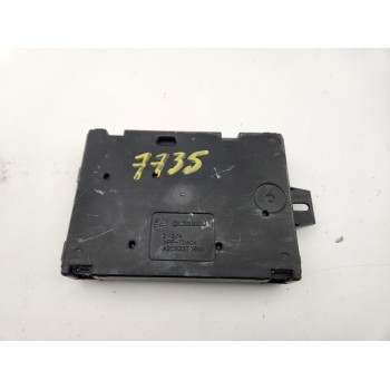 CAJA RELES / FUSIBLES 284B10447R 