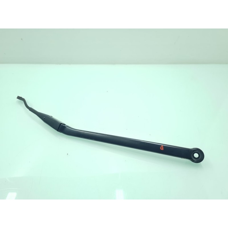 BRAZO LIMPIA DELANTERO DERECHO 
