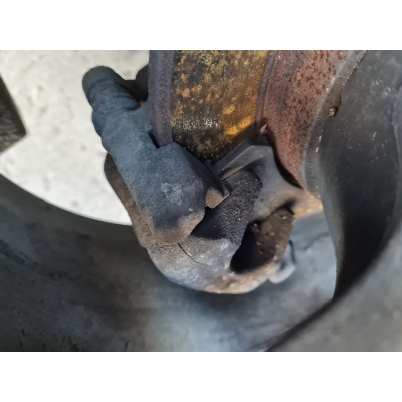 PINZA DE FRENO TRASERA DERECHA 