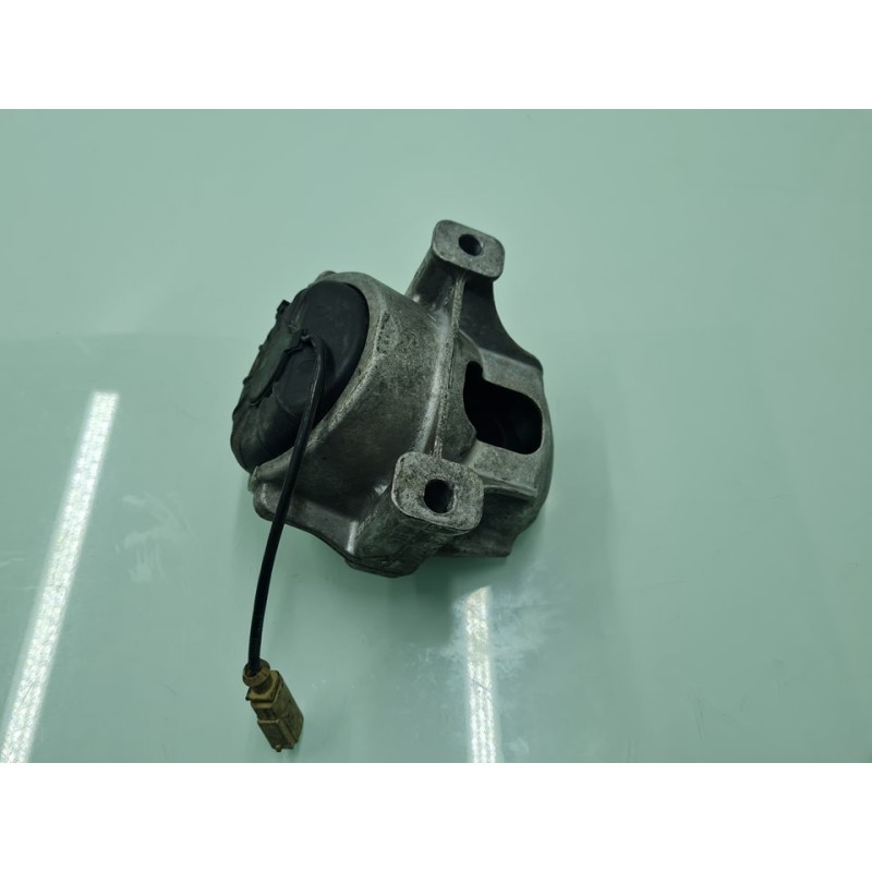 SOPORTE MOTOR 8R0199381 