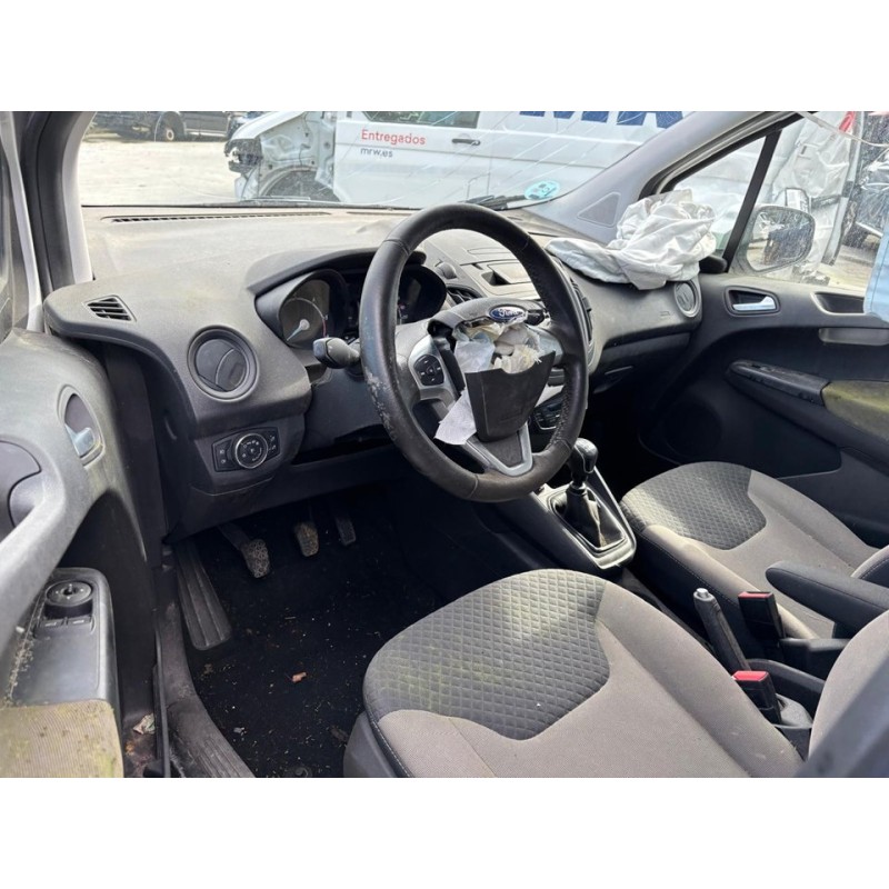 ford transit courier del año 2020