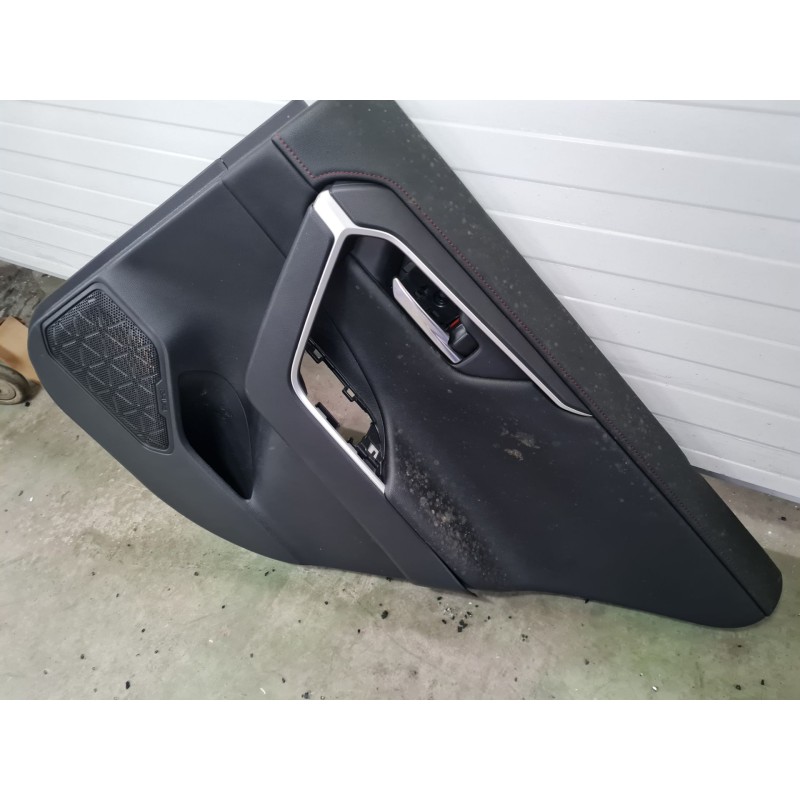 GUARNECIDO PUERTA TRASERA DERECHA 67613X1B18 