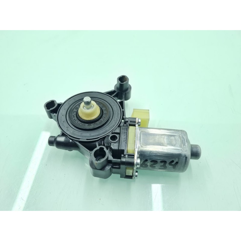 MOTOR ELEVALUNAS DELANTERO DERECHO 8W0959802 