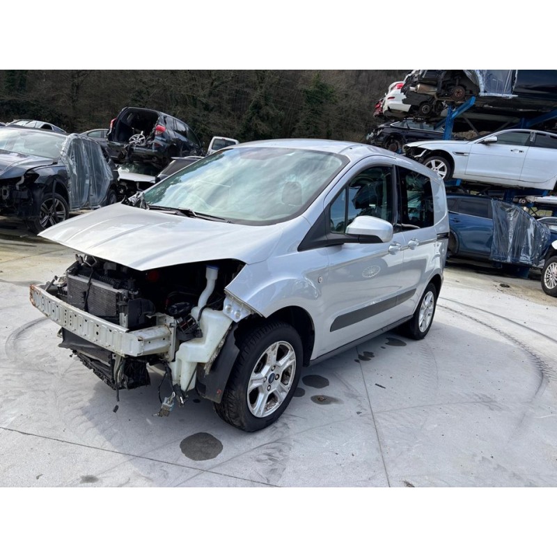 ford transit courier del año 2020