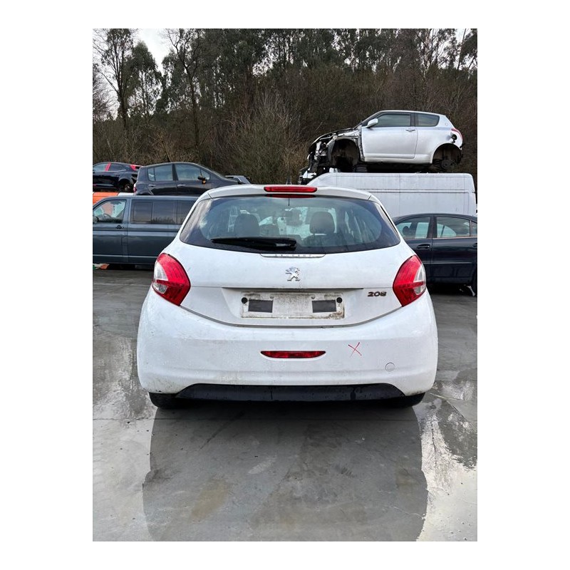peugeot 208 del año 2012