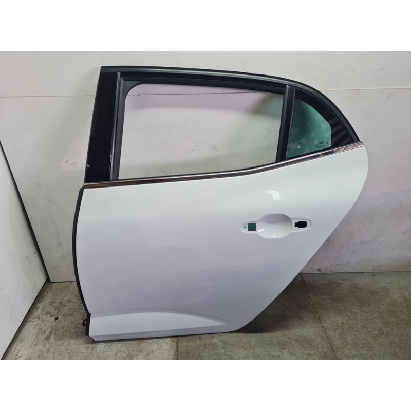 PUERTA TRASERA IZQUIERDA 