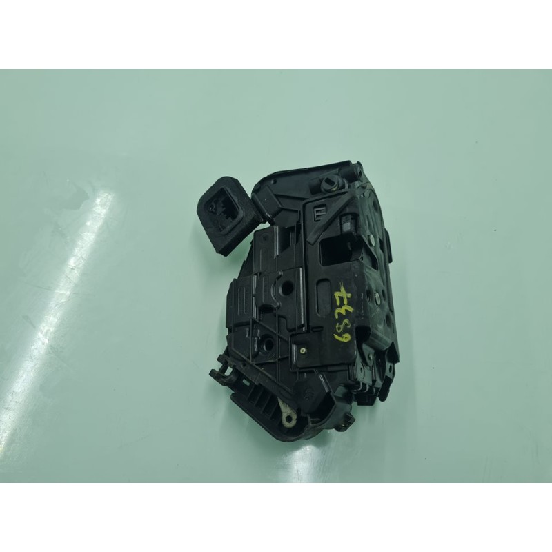 CERRADURA PUERTA TRASERA DERECHA 5TA839016E 