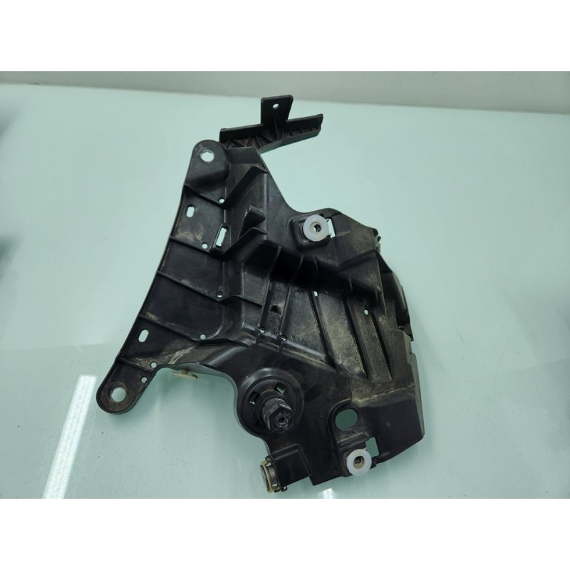 SOPORTE DELANTERO IZQUIERDO 51657294543 