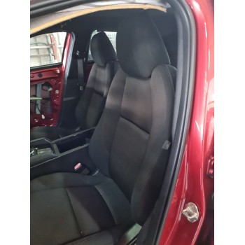 ASIENTO DELANTERO IZQUIERDO 