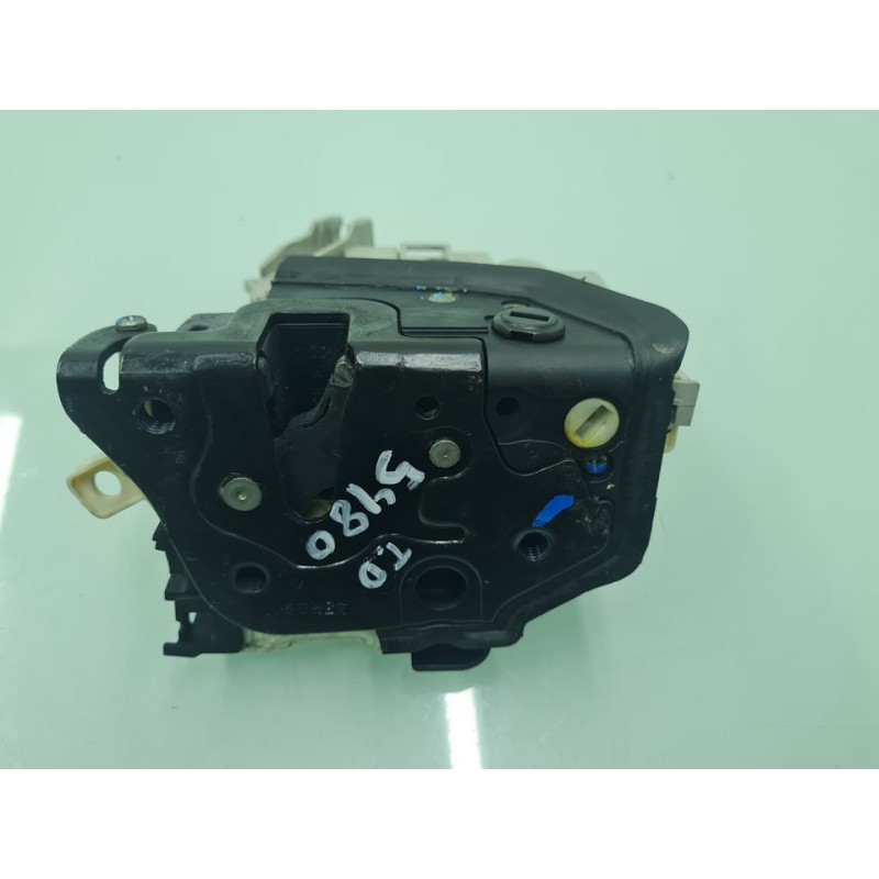 CERRADURA PUERTA TRASERA DERECHA 8K0839016C 