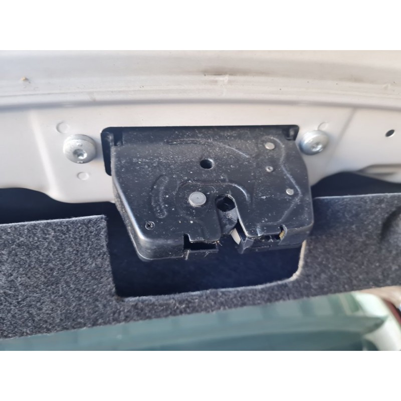 CERRADURA MALETERO / PORTON 